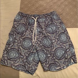 vineyard vines men’s bathing suit